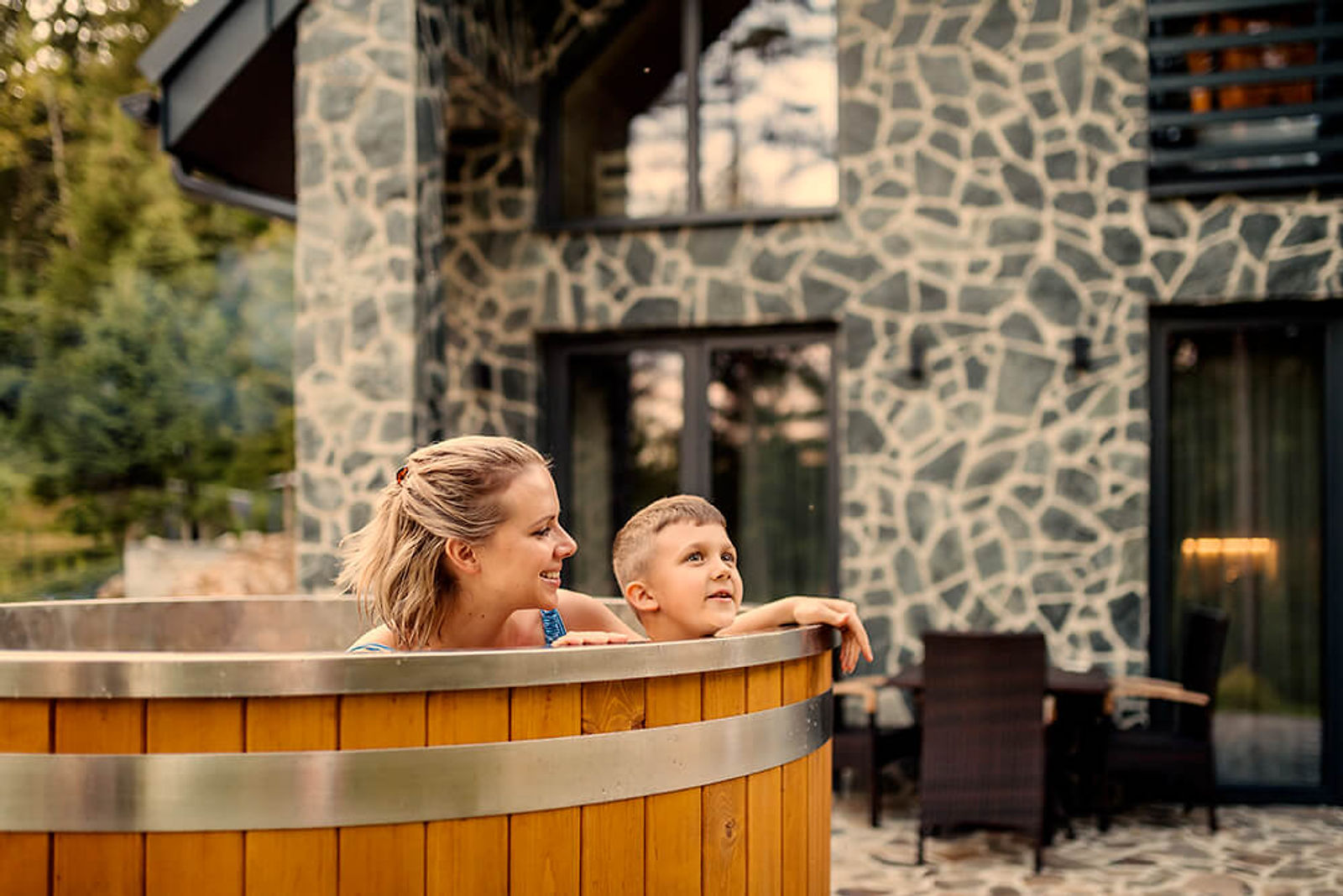 bain nordique, hot tub, bain norvégien, bain suédois, bain nordique en bois,