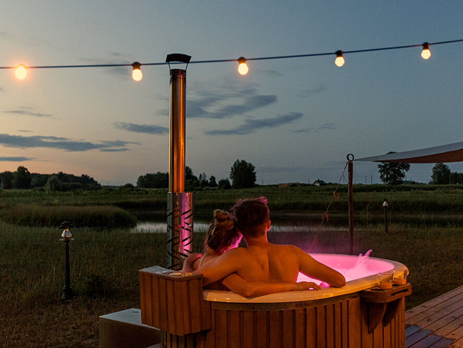 L'harmonie des sens : Musique et luminothérapie pour votre bain nordique